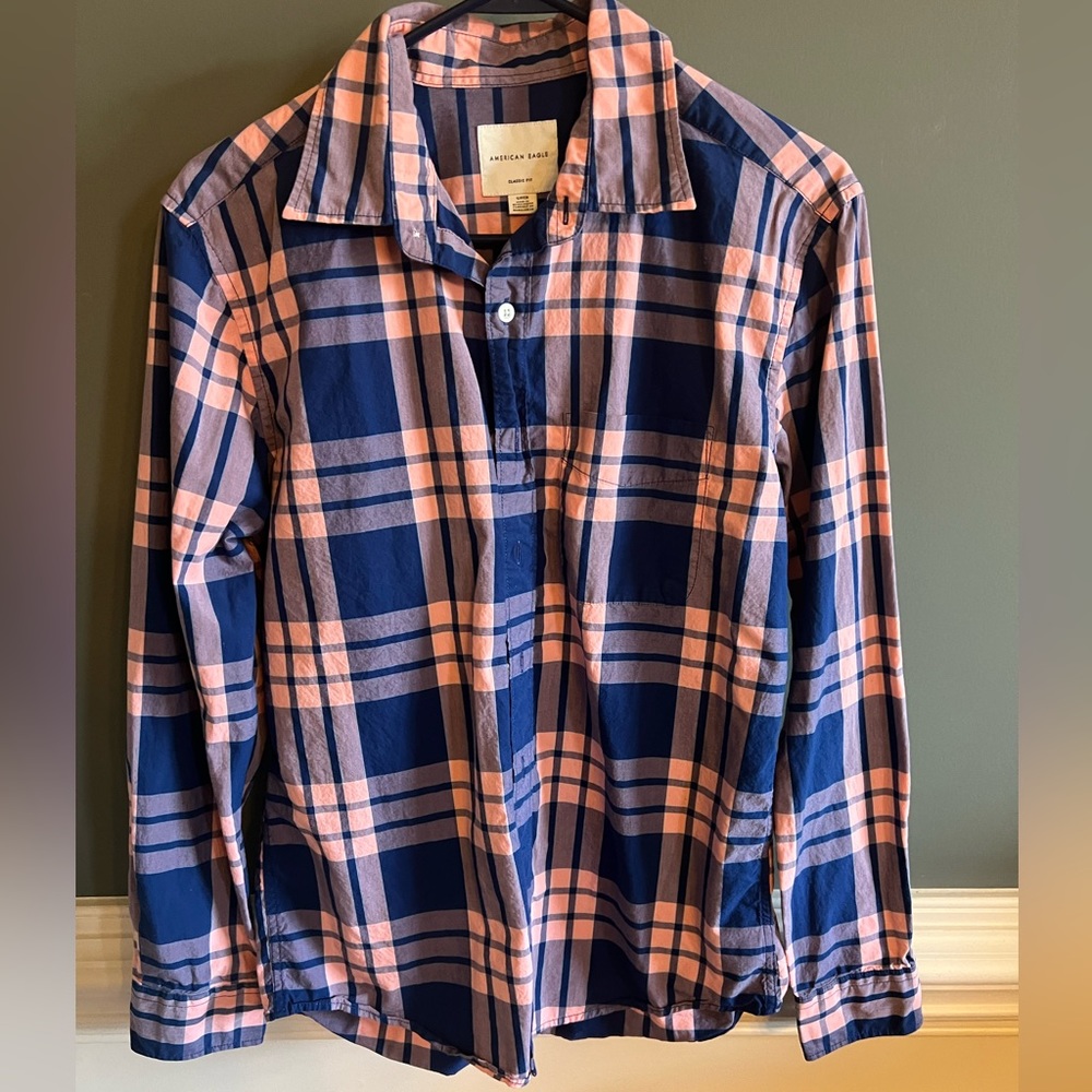 American Eagle Button Up